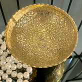 پیاله پایهدار لب ریز طرح طاووس برنجی هندی لوکس و ظریف با حکاکیهای دستساز طاووس و حاشیه مرواریدی متالوکس