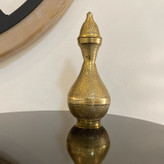 بطری برنجی طرح طاووس هندی لوکس و ظریف با قلمزنی دستساز متالوکس