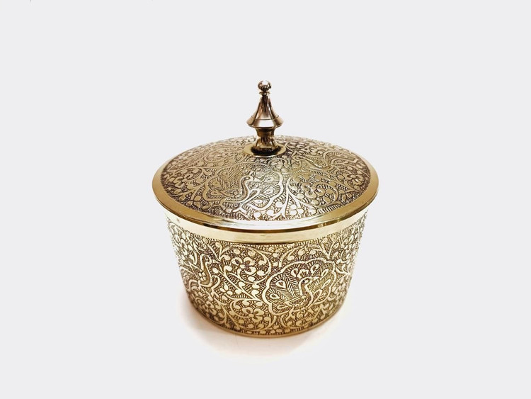 قندان برنجی بدون پایه مدل زین با طرح برجسته طاووس سایز ۴ اینچ کد ۲۱۹ محصول متالوکس