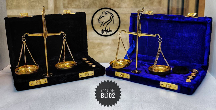 ترازو برنجی کوچک 10 گرمی با جعبه – در دو رنگ طلایی و نقرهای – محصولی از متالوکس