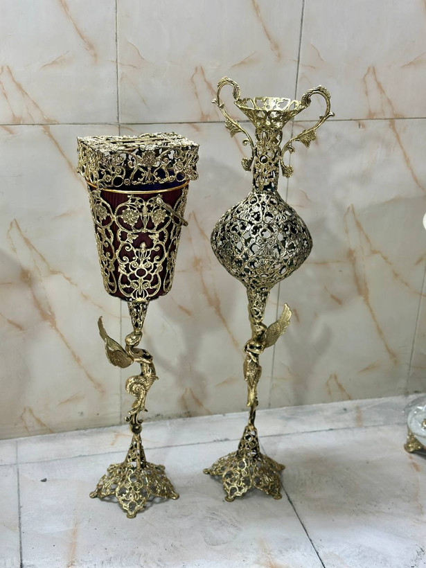 ست گلدان و سطل و کاور دستمال کاغذی برنجی لوکس طرح فرشته گل جدید متالوکس