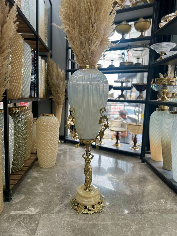 گلدان کنار سالنی برنجی لوکس و بزرگ مدل بانو متالوکس