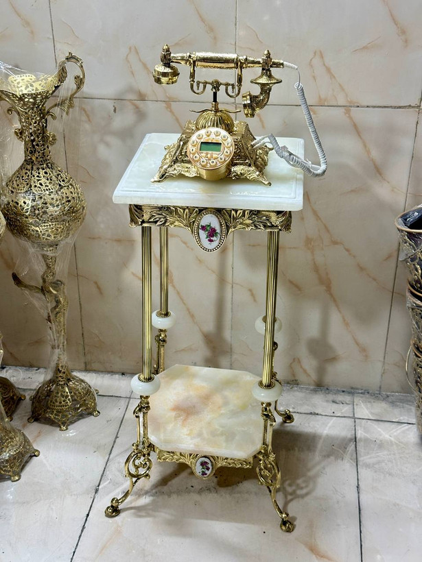 میز مربع فرانسوی برنجی لوکس و کلاسیک در سه رنگ متنوع متالوکس