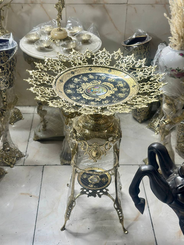 دکوری کنار سالنی برنجی لوکس چهارپایه طرح کالسکه متالوکس