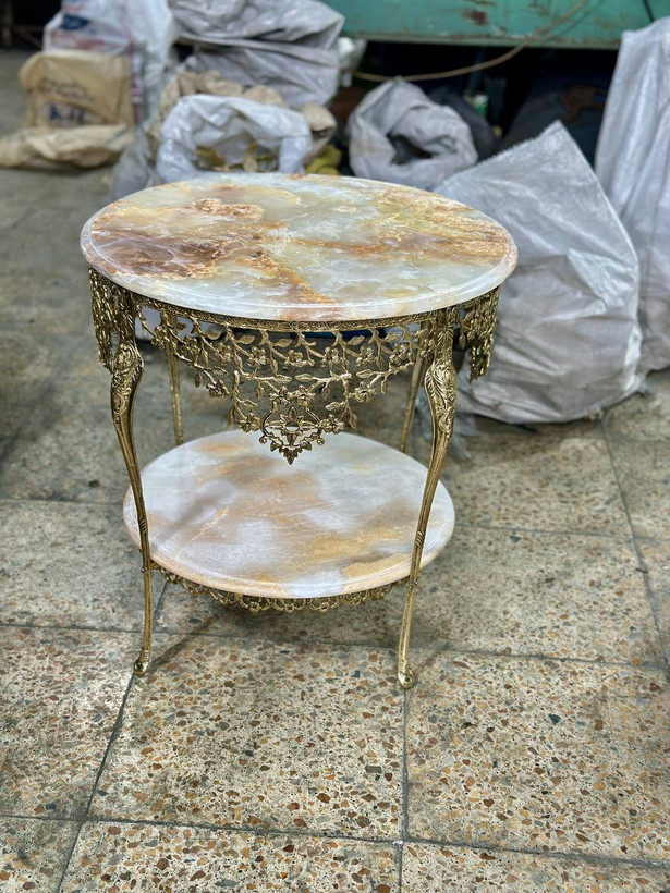 میز برنجی لوکس طرح گل ریز شیپوری تاج دار متالوکس