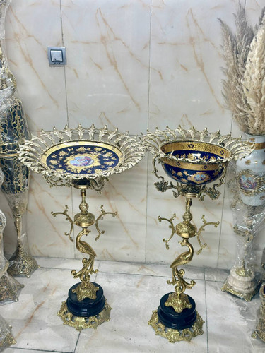 کنار سالنی درنا پایه سنگی برنجی
