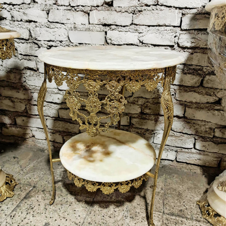 میز خاطره برنجی با طرح گل رز و تاج در بازرگانی نداف