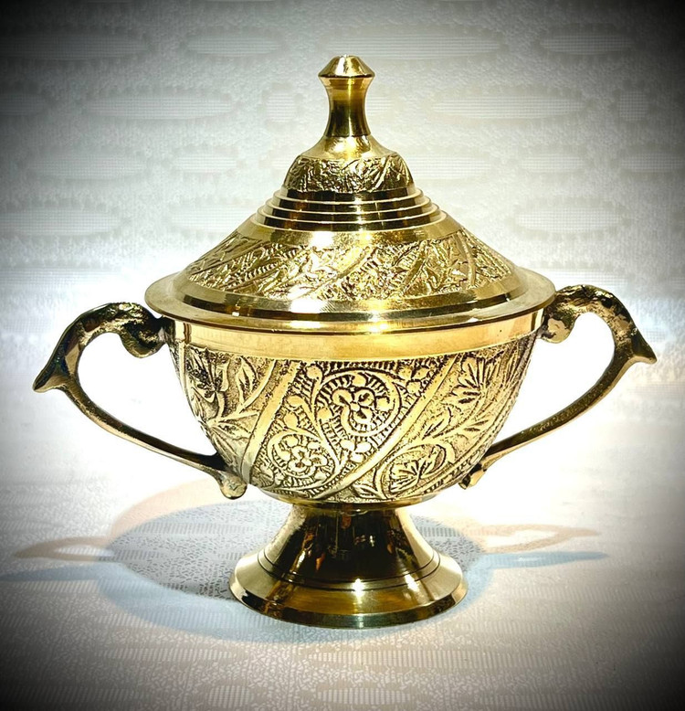 قندان پایه دار برنجی طرح گل رز مدل دسته دار