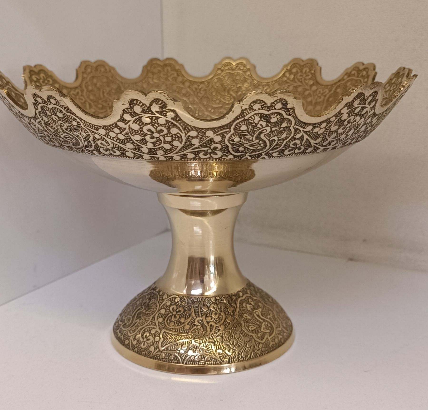 آجیل خوری لب قلعه طرح طاووس 10 اینچ سبک نیم نقش
