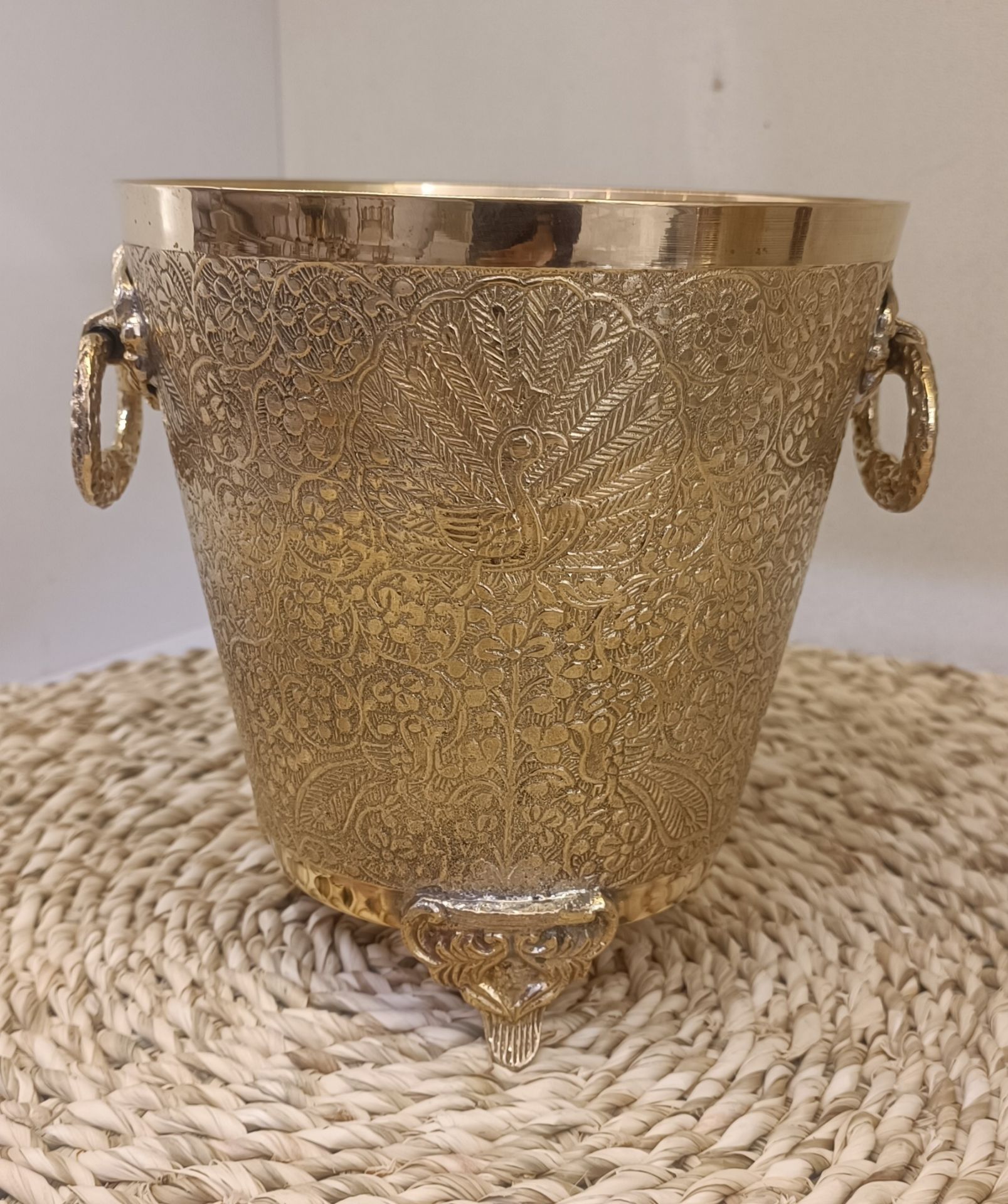 سطل زباله سه پایه دو دسته طرح طاووس 7 اینچ