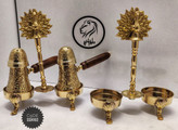 استند چهارپایه برنجی طرح طاووس، جاشو نمک و فلفل لوکس با طراحی هنری.