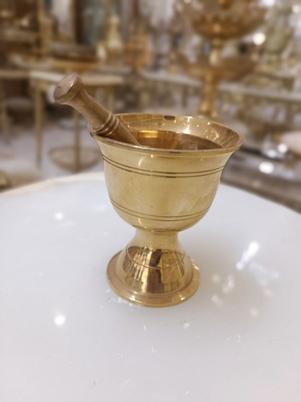 هاون و دسته برنجی هندی با طراحی سنتی و کیفیت ساخت بالا برای آشپزخانه