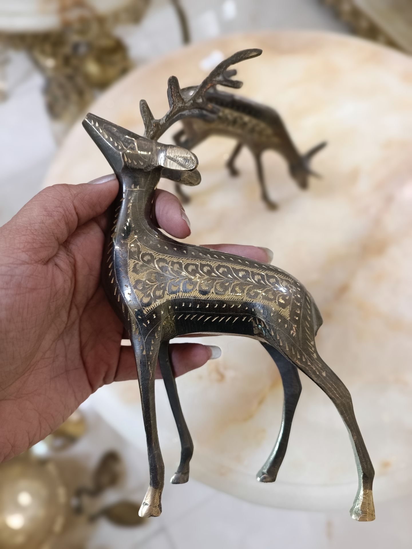 مجسمه گوزن جفتی سایز کوچک با پوشش سیاه قلم و بدنه برنجی برند متالوکس