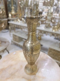 گلدان لب هلال برنجی هندی طرح طاووس با بدنهی منقوش و درخشش طلایی در فروشگاه لوکس متالوکس