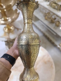 گلدان لب هلال برنجی هندی طرح طاووس با بدنهی منقوش و درخشش طلایی در فروشگاه لوکس متالوکس