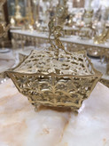 میوه خوری لب قلعه ۱۴ اینچ برنجی با نقوش قلم زنی طاووس سبک نیم نقش گالری متالوکس.