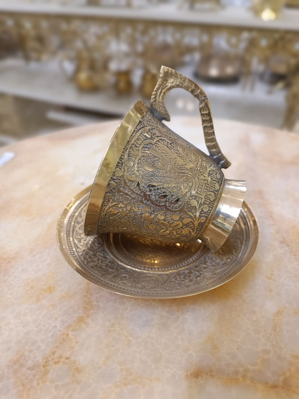 فنجان نعلبکی شیپوری برنجی با طرح طاووس دکوری لوکس