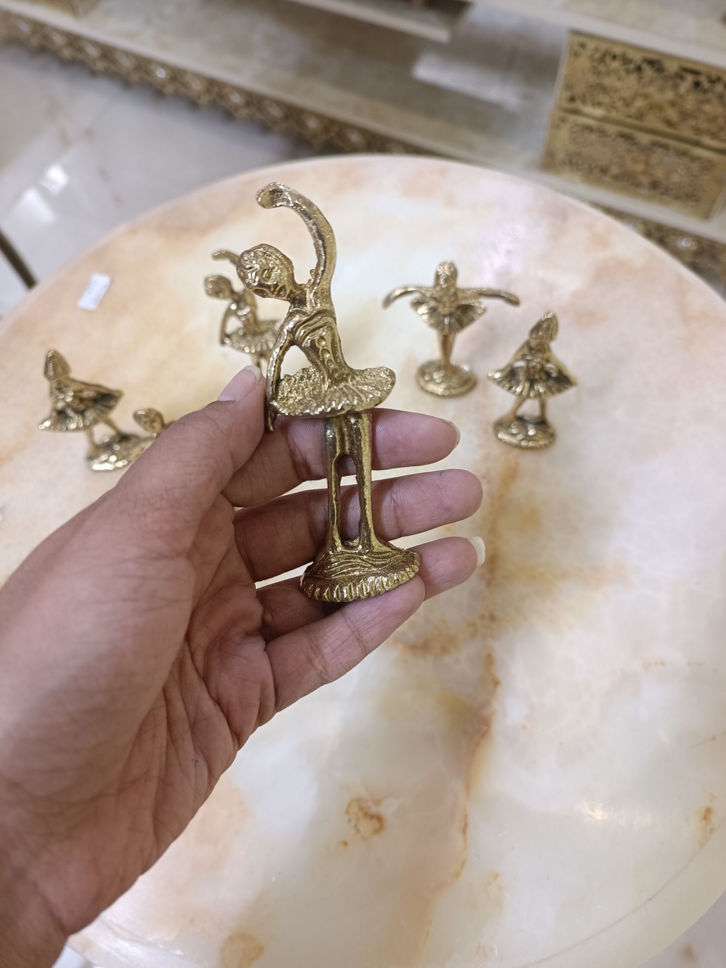 ست ۶ عددی مجسمه بالرین برنجی متوسط در ژستهای مختلف رقص باله، محصول لوکس گالری متالوکس مشهد.