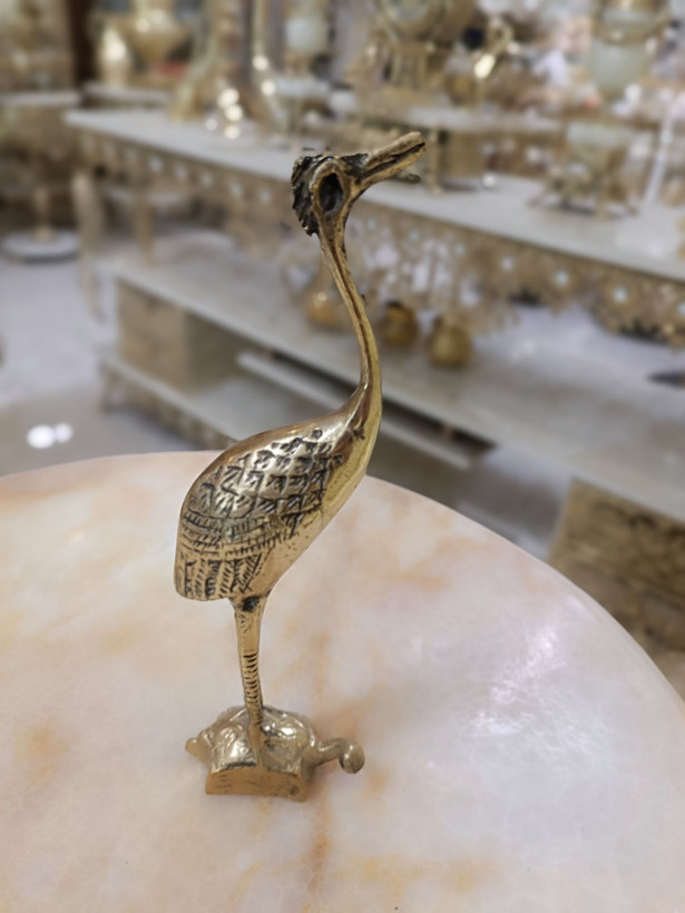 بچه درنا تکي برنجی