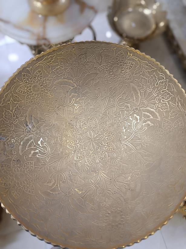 میوهخوری برنجی ۱۴ اینچ با طراحی گل، ظرف پذیرایی بزرگ و مجلل از برند متالوکس