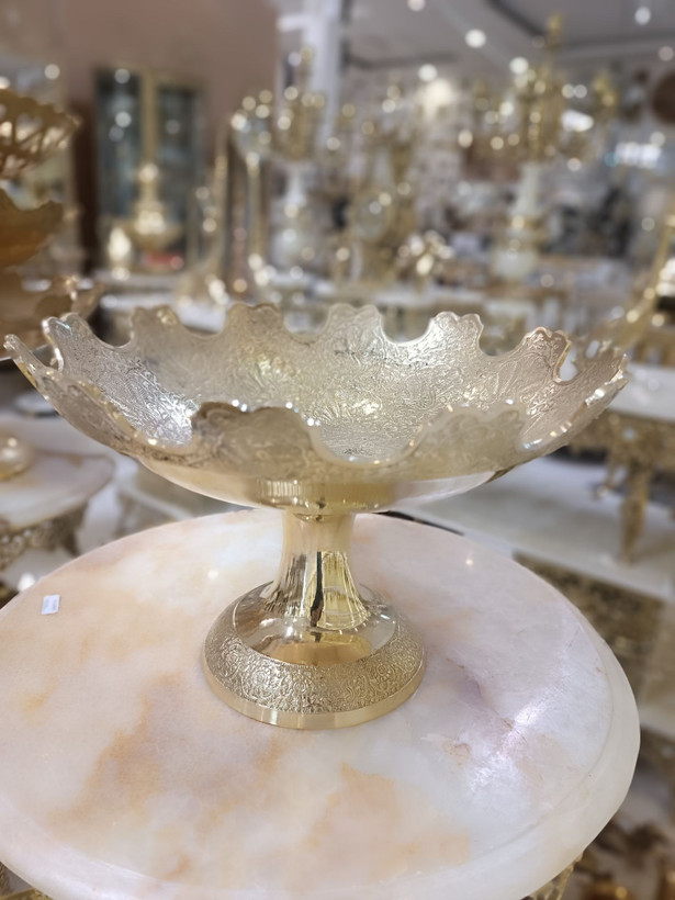 میوه خوری برنجی لب قلعه طرح طاووس ۱۳ اینچ نیم نقش متالوکس