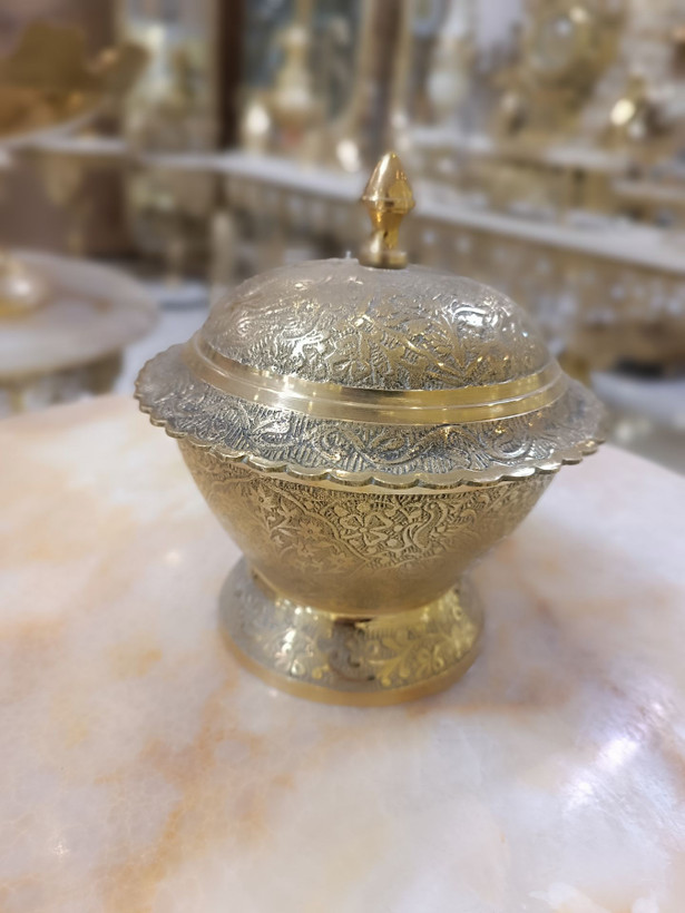 قندان برنجی هندی طرح طاووس و الماسگونه ۶ اینچ، ظروف پذیرایی لوکس متالوکس