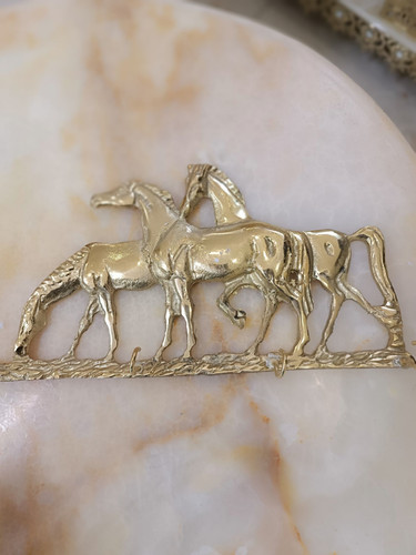 جاکليدي طلایی سه اسب برنجی