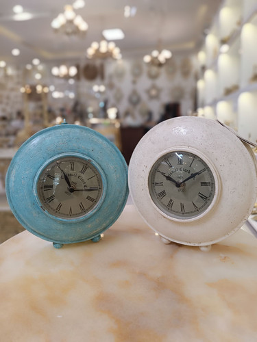 ساعت فلزی گرد پایه نقلی در دو رنگ سفید و ابی