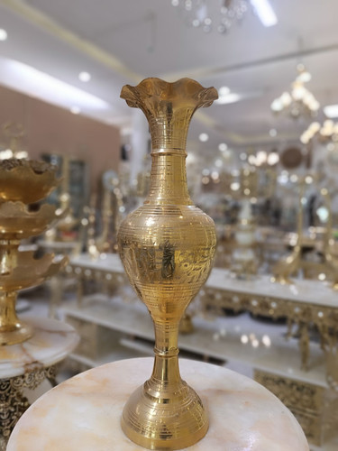 گلدان لب هلالي قلم دست 20 اینچ برنجی