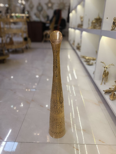 گلدان باریک ایستاده برنجی