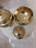 قندان برنزی ۵ اینچ با طراحی رینگ و نقش برجسته طاووس، اثری هنری و لوکس از فروشگاه متالوکس.