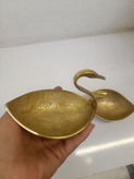 اردوخوری گود برنجی با طراحی کلاسیک و درخشان، مناسب برای سرو انواع سس و چاشنی در میز غذا، محصول گالری متالوکس مشهد