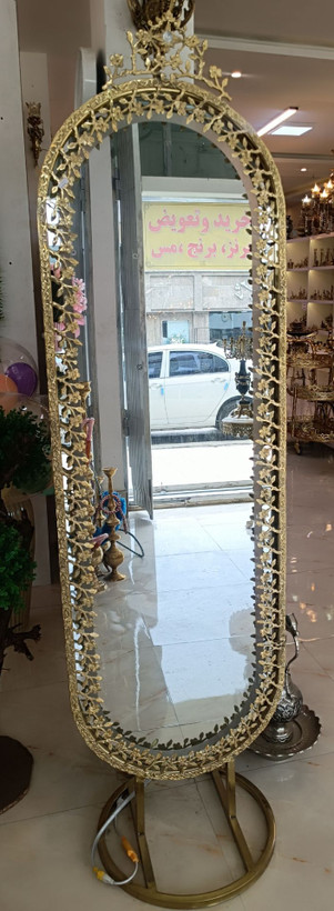 آینه قدی بیضی برنجی طرح گل یاسی چراغ دار دکوری لوکس متالوکس