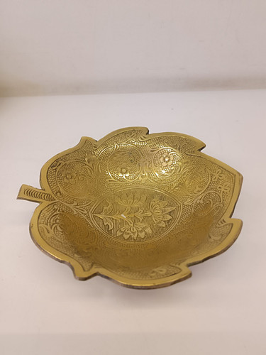 شکلات خوري نيم پايه طرح گل لبه طرح برگ برنجی