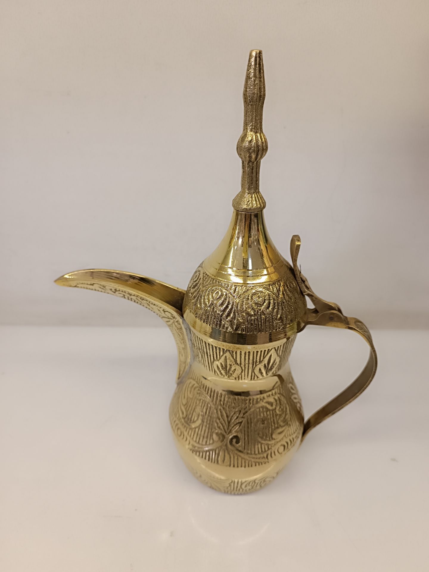 دله سنگین برنجی بزرگ طرح گل مناسب قهوه عربی و دکوراسیون متالوکس