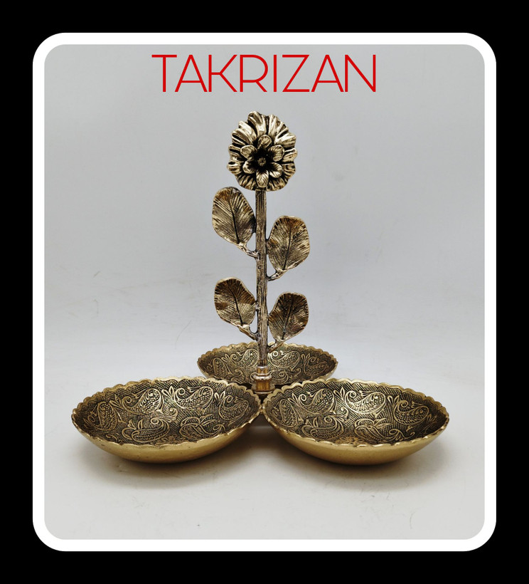 اردوخوری سه خانه تمام برنجی با نقوش حکاکی شده ترنج و دسته بلند به شکل گل و برگ مدل گلبهار برند متالوکس