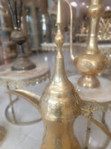 دله برنجی بزرگ قلم دست با طراحی سنتی عربی و حکاکی هنری محصول متالوکس