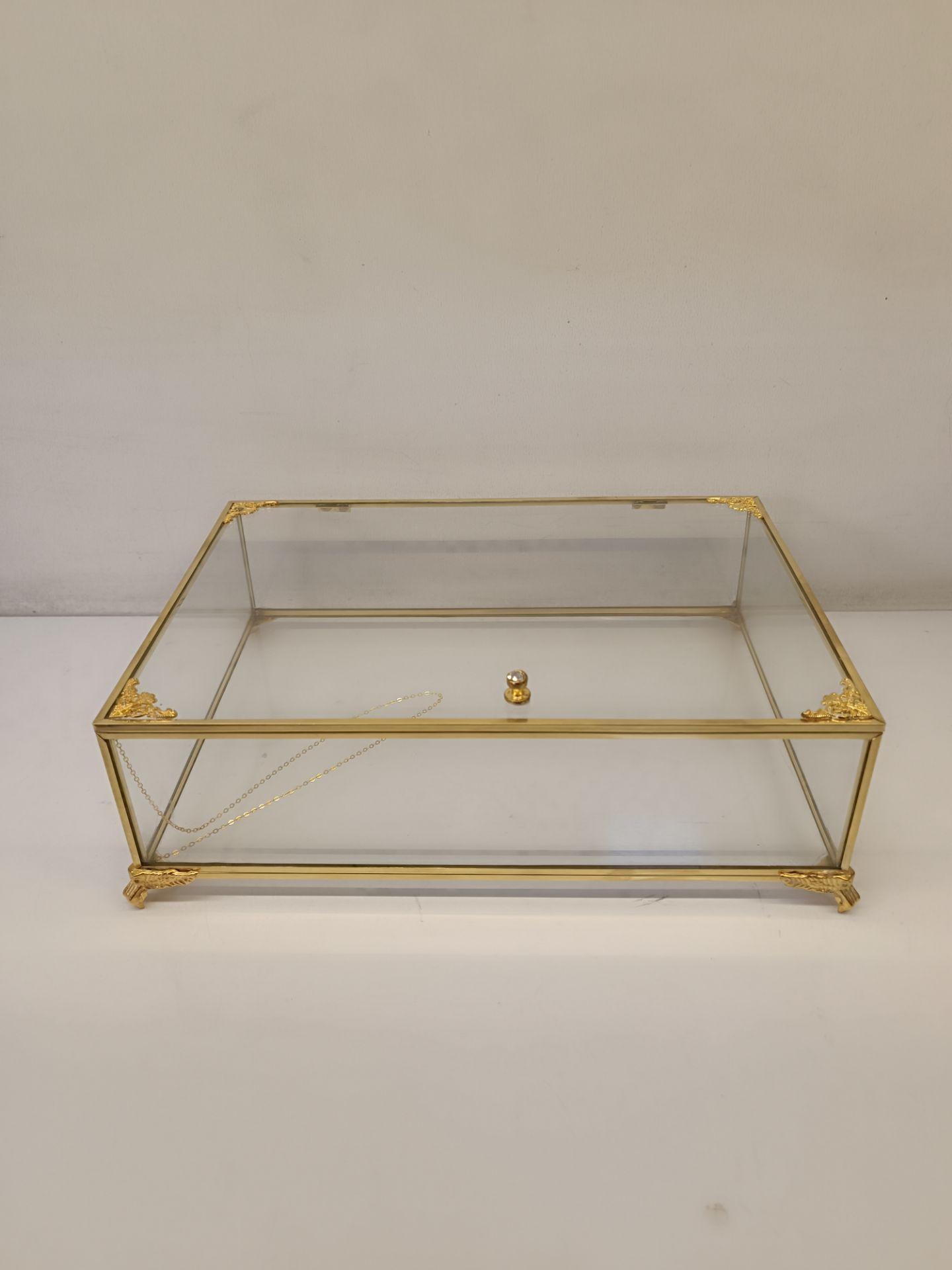 باکس کاپ کیک سایز کوچک در دو رنگ نقره ای و طلایی(ارسال فقط داخل مشهد)