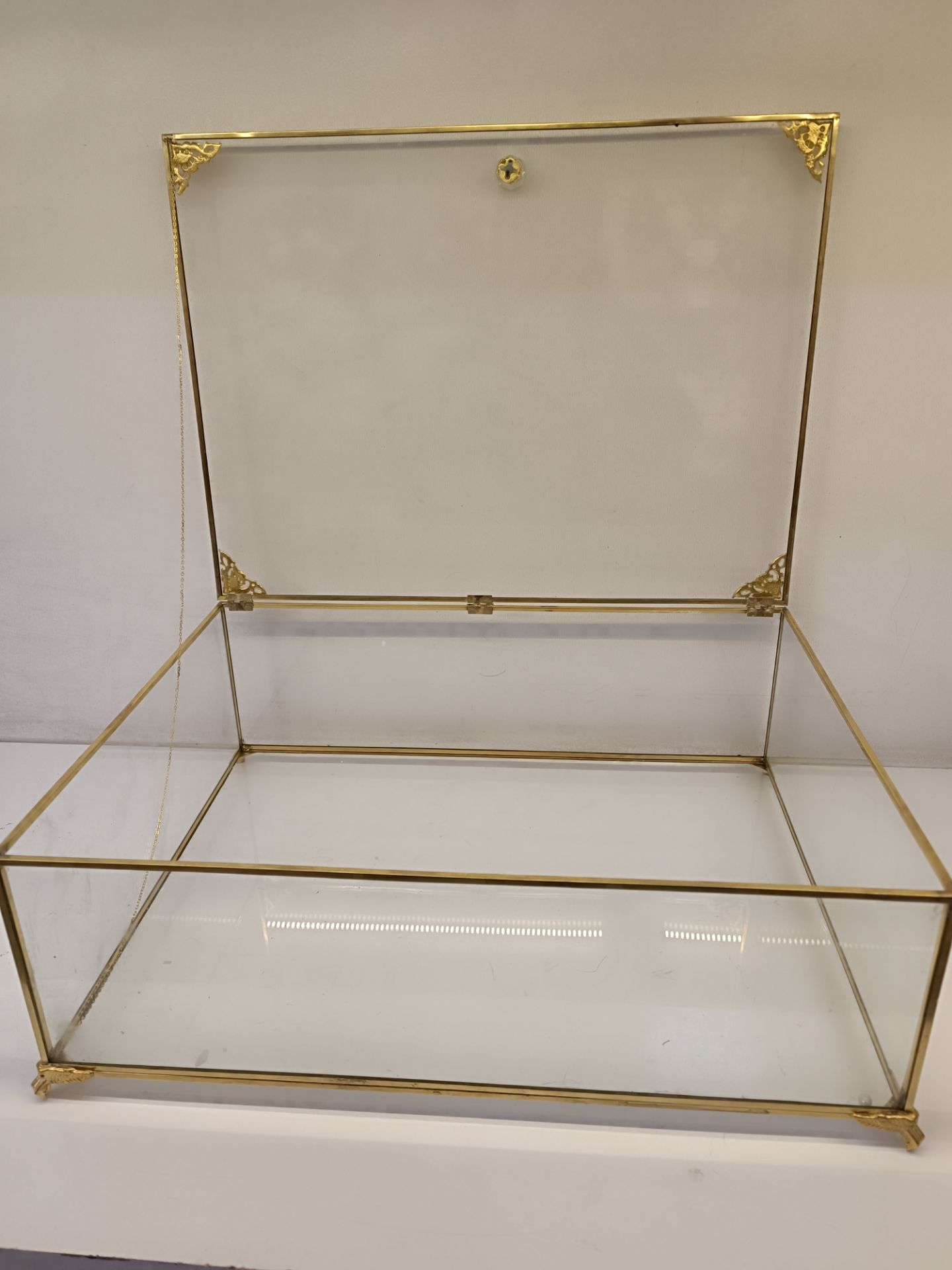 باکس کاپ کیک سایز بزرگ در دو رنگ نقره ای و طلایی(ارسال فقط داخل مشهد)