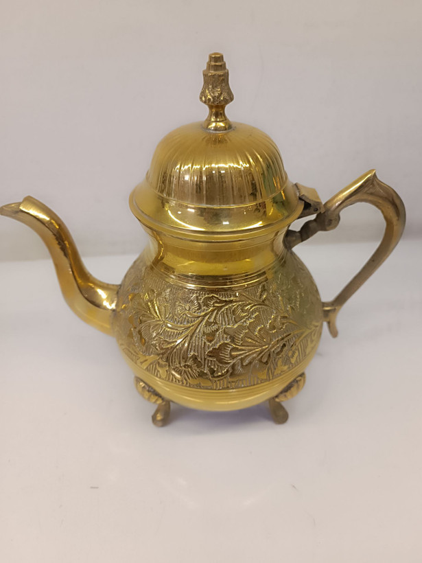 سرویس صبحانهخوری تمام برنجی با نقش و نگار گل ظریف مناسب میز پذیرایی لوکس محصول متالوکس