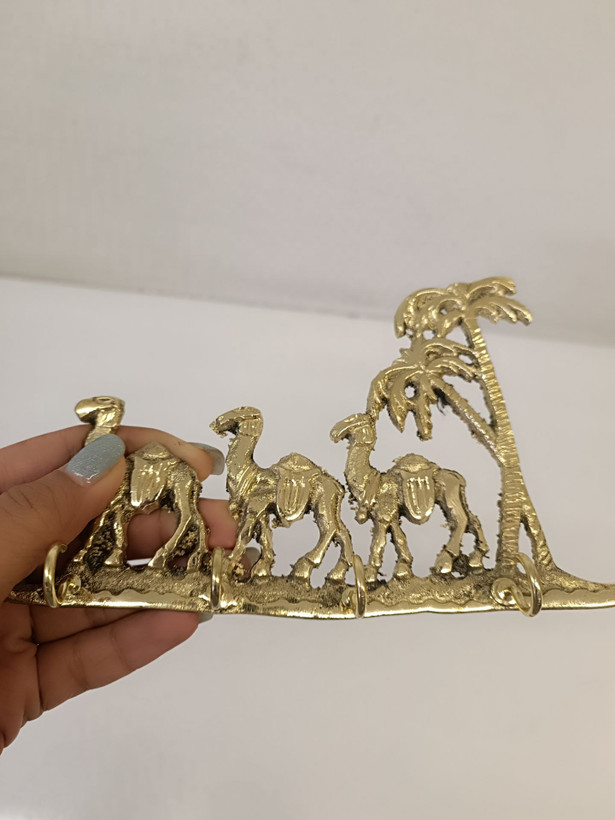 جاکلیدی دیواری برنجی طرح کاروان شتر با قلاب نگهدارنده کلید مناسب دکوراسیون سنتی محصول متالوکس