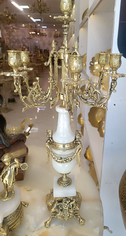 شمعدان دکوری طرح خروس در دو رنگ مشکی و سفید، طراحی هنری و خاص مناسب برای تزیین میز و دکوراسیون منزل