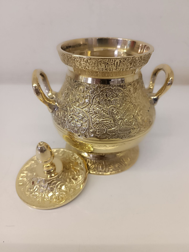 عسلخوری قندان برنجی طرح طاووس با دو دسته و کندهکاری ظریف، ۵ اینچ، محصول متالوکس مشهد