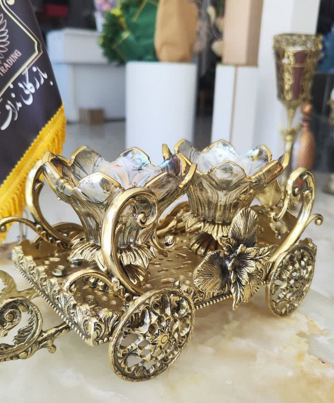 ظرف پذیرایی برنجی مدل کاریزما لوکس و درخشان محصول بازرگانی متالوکس مشهد