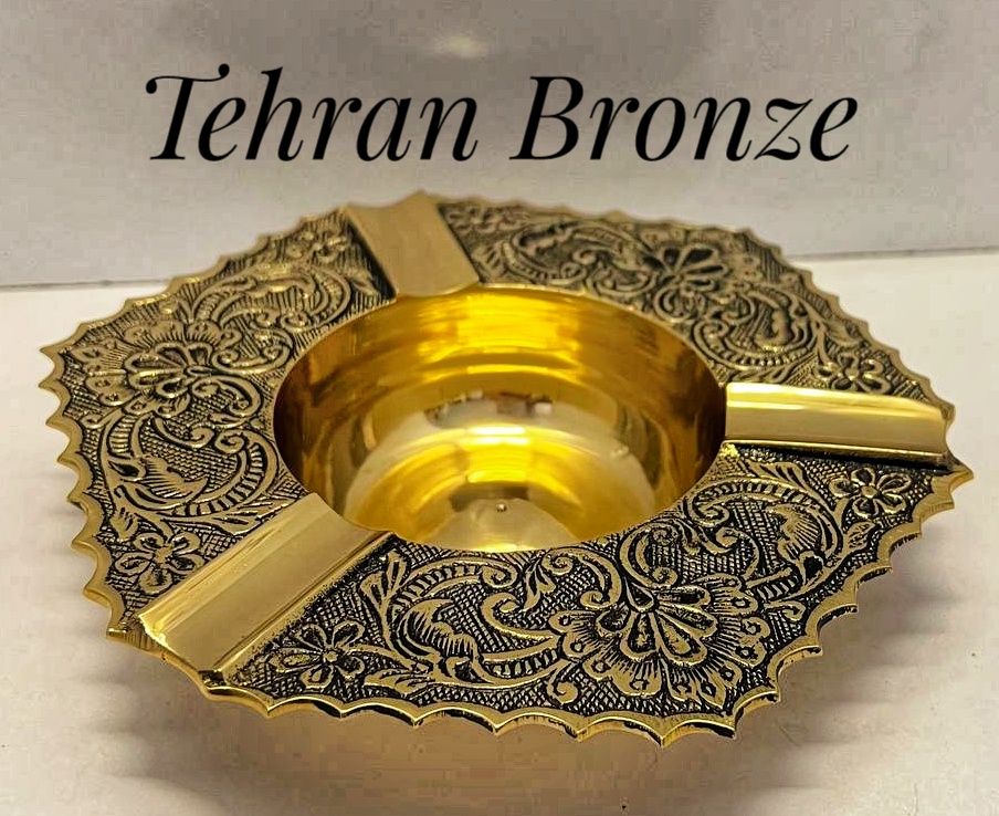 زیر سیگاری پر نقش برنجی